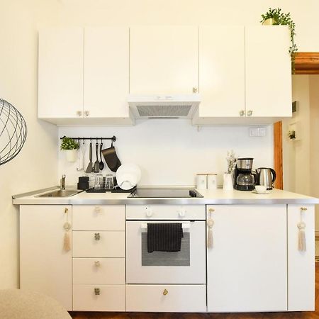 Vintage Elegance, Modern Comfort: 1Br Apartment Overlooking Calea Victoriei Bucureşti Eksteriør bilde